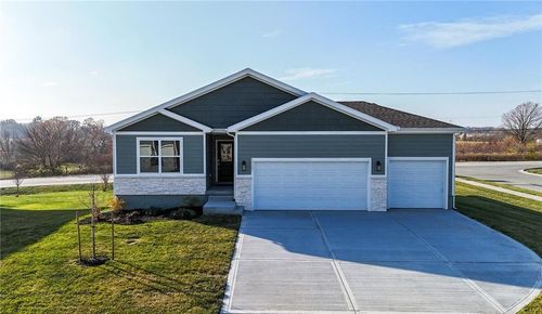 1937 Sw Merryman Dr, Lee's Summit, MO, 64082-3913 | Card Image