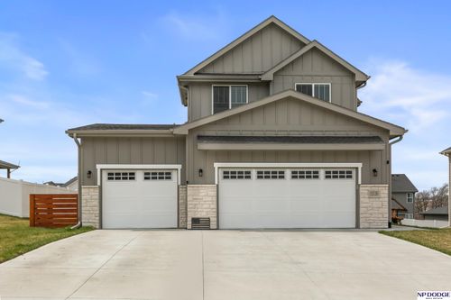 12120 S 111th Ave, Papillion, NE, 68046-5883 | Card Image