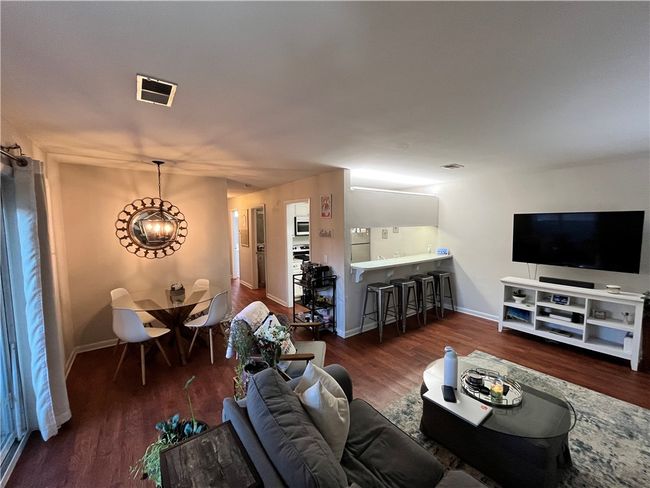 401 - 220 Elm St, Condo with 4 bedrooms, 2 bathrooms and null parking in Clemson SC | Image 5