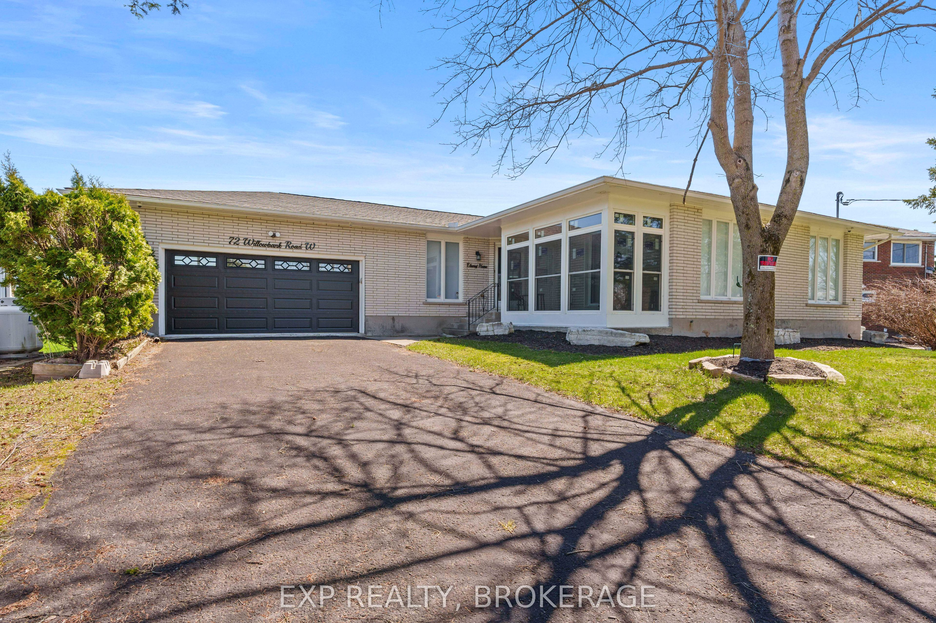 Residential in Front of Leeds & Seeleys Bay 2