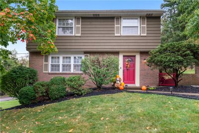 137 Chalet Dr, House other with 3 bedrooms, 1 bathrooms and 1 parking in Forest Hills Boro PA | Image 1