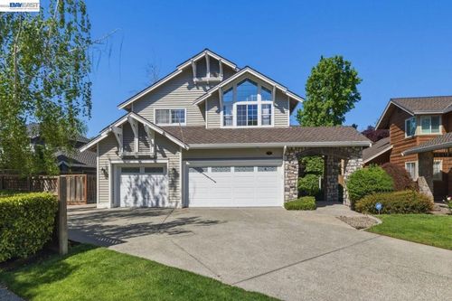 74 Canyon Green Way, San Ramon, CA, 94582-4618 | Card Image