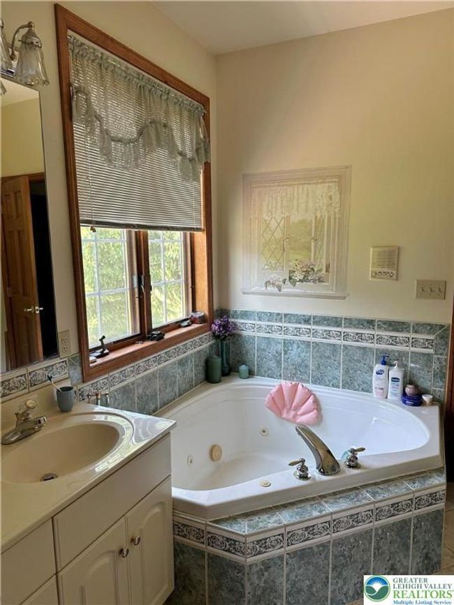 1437 Nectarine Rd, House other with 6 bedrooms, 4 bathrooms and null parking in DANIELSVILLE PA | Image 14