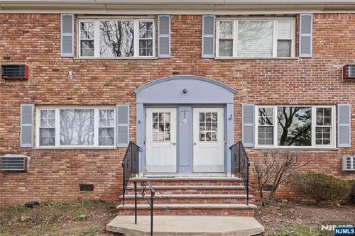 9 Wedgewood Dr, Verona, NJ, 07044-4107 | Card Image