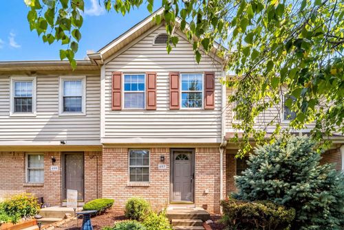 497 Foxtrail Cir E, Westerville, OH, 43081-2851 | Card Image