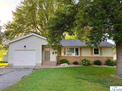 804 4th St Se, Waseca, MN, 56093-3010 | Card Image