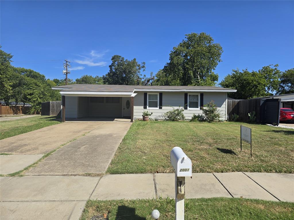 Skylark Dr, Arlington, TX 76010