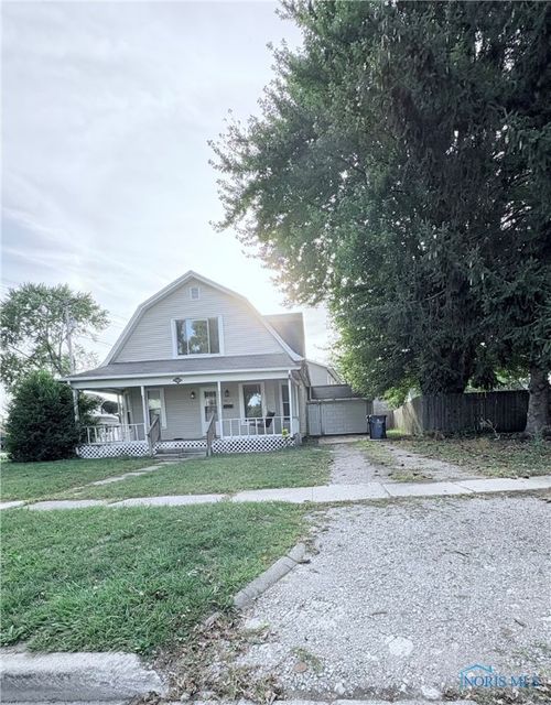 214 Franklin Ave, Swanton, OH, 43558-1318 | Card Image