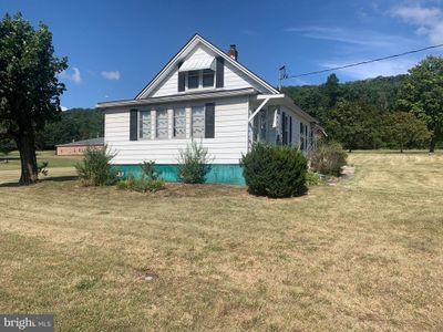 11 Gray Ridge Lane, House other with 3 bedrooms, 1 bathrooms and null parking in BERKELEY SPRINGS WV | Image 1