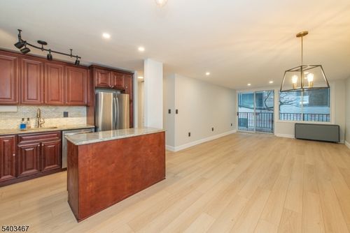 apt-1e-1 Wall St, Fort Lee, NJ, 07024-7817 | Card Image