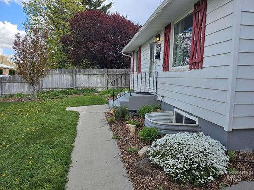 2026 11th Ave E, Twin Falls, ID, 83301-6710 | Card Image