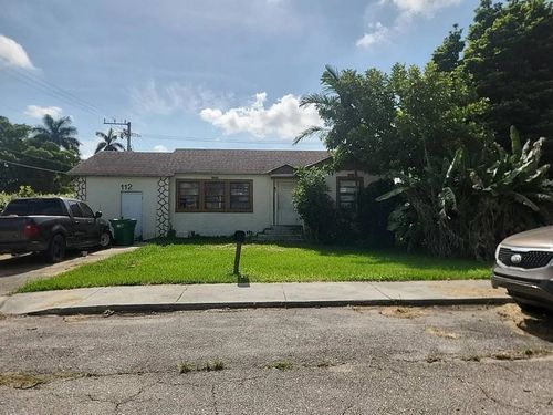 112 S Elm Ave, Pahokee, FL, 33476-1414 | Card Image