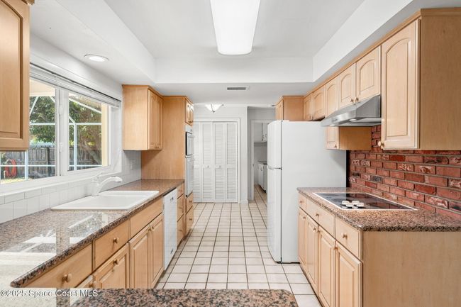 Kitchen | Image 8