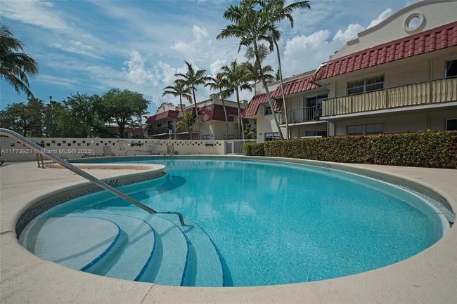 APT-227 - 6709 N Kendall Dr, Condo with 2 bedrooms, 2 bathrooms and null parking in Pinecrest FL | Image 24