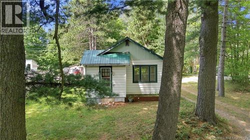 55 Canada St, Fredericton, NB, E3A3Z3 | Card Image