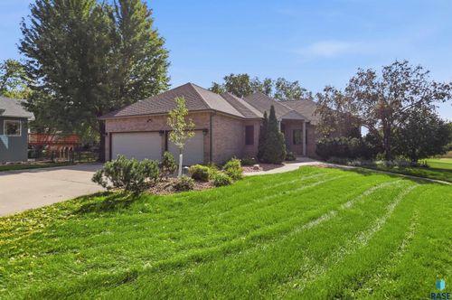 207 W Carmel Ln, Sioux Falls, SD, 57108-6403 | Card Image