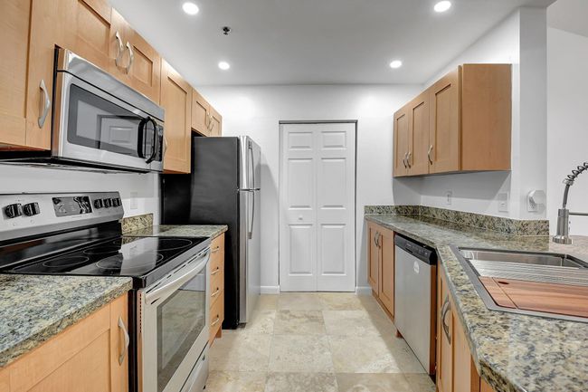 APT-206 - 3207 Clint Moore Rd, Condo with 3 bedrooms, 2 bathrooms and null parking in Boca Raton FL | Image 9