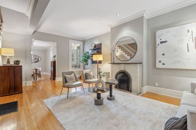 428 Sackville St, House attached with 3 bedrooms, 3 bathrooms and 1 parking in Toronto ON | Image 3