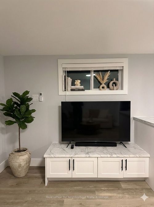 lower-997 Armour Rd, Peterborough, ON, K9H7H2 | Card Image