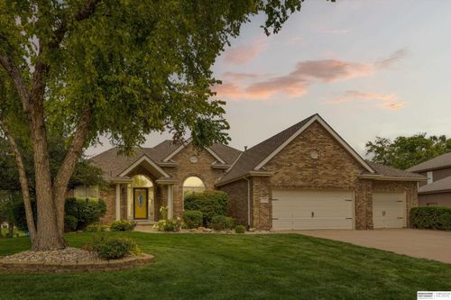 904 W Centennial Rd, Papillion, NE, 68046-7014 | Card Image