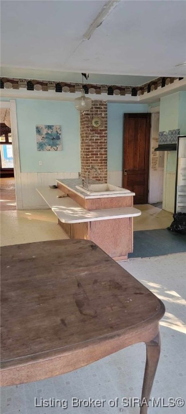 326 N Sycamore St, Home with 4 bedrooms, 2 bathrooms and null parking in Campbellsburg IN | Image 47