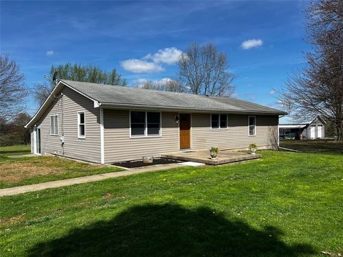 110 Lutz St, Fombell, PA, 16123-1824 | Card Image