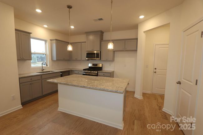 222 Harpers Run Ln, Townhouse with 3 bedrooms, 3 bathrooms and null parking in Matthews NC | Image 4