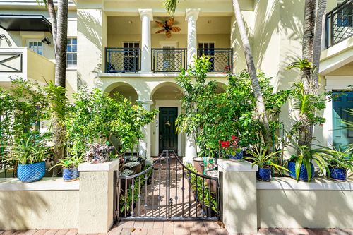 704 Nw 83rd Pl, Boca Raton, FL, 33487-1325 | Card Image