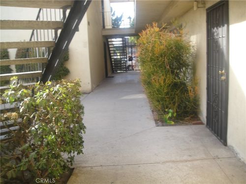 3-7826 Laurel Canyon Blvd, North Hollywood, CA, 91605-2703 | Card Image