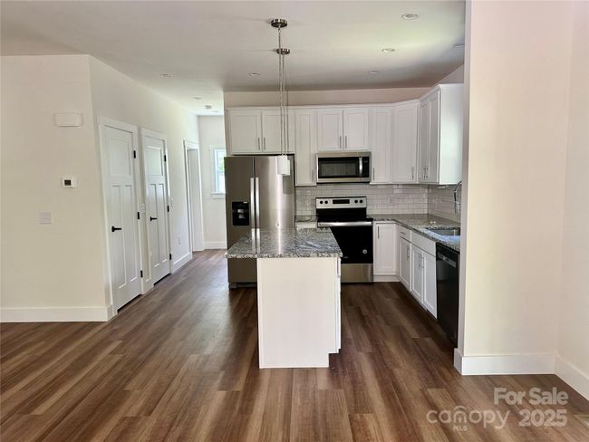 206 Cascade Ridge Rd, House other with 3 bedrooms, 3 bathrooms and null parking in Fairview NC | Image 6