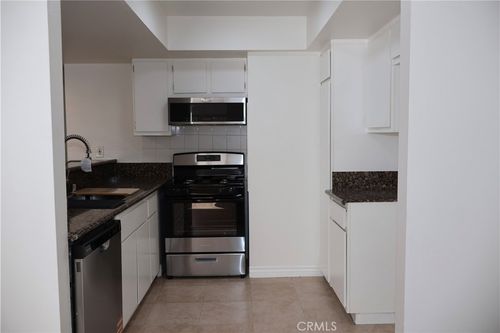 9-8847 Willis Ave, Panorama City, CA, 91402-2117 | Card Image