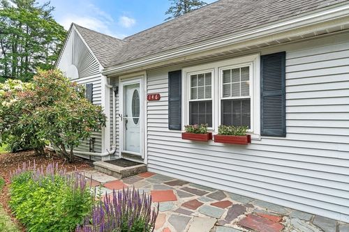 146 Hartford St, Natick, MA, 01760-3127 | Card Image