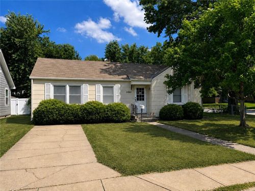 1444 E 24th Ave, North Kansas City, MO, 64116-3326 | Card Image