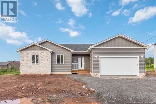 131 Carrington Dr, Moncton, NB, E1B0P3 | Card Image