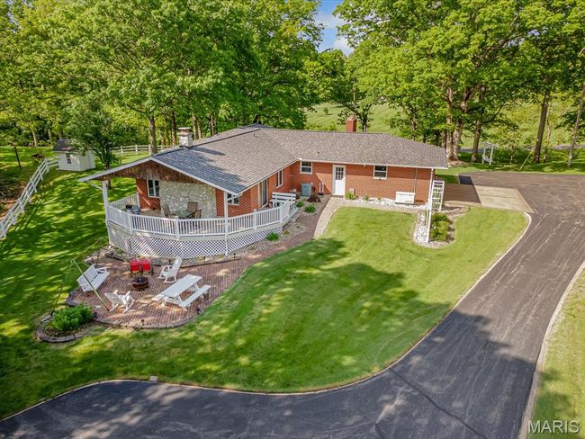 3004 Hh Rd, House other with 2 bedrooms, 4 bathrooms and 2 parking in Waterloo IL | Image 52