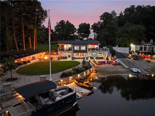 16 Countryside Dr, Johnston, RI, 02919-1104 | Card Image