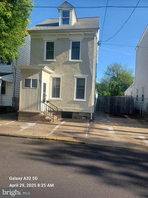 225 Otter St, BRISTOL, PA, 19007-3609 | Card Image