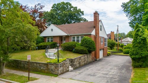 10 Degarmo Pl, Poughkeepsie, NY, 12601-4918 | Card Image