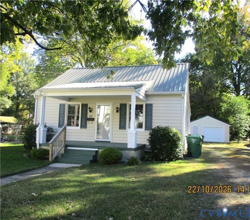 305 Myrtle St, Ashland, VA, 23005-2133 | Card Image