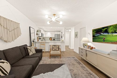 101-621 E 6th Ave, Vancouver, BC, V5T4H3 | Card Image