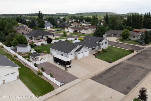 837 17th St E, Dickinson, ND, 58601-3459 | Card Image