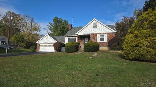 8240 Camargo Rd, Madeira, OH, 45243-1402 | Card Image