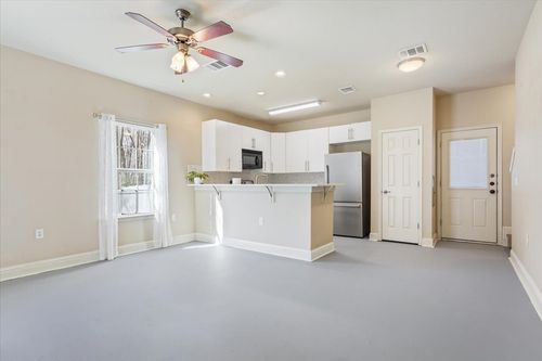 b-1210 E M Franklin Ave, Austin, TX, 78721-1124 | Card Image