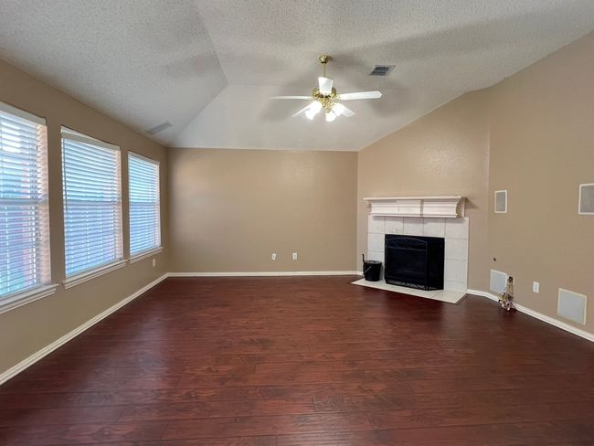 11015 Tree Shadow Ln, House other with 3 bedrooms, 2 bathrooms and null parking in Frisco TX | Image 8