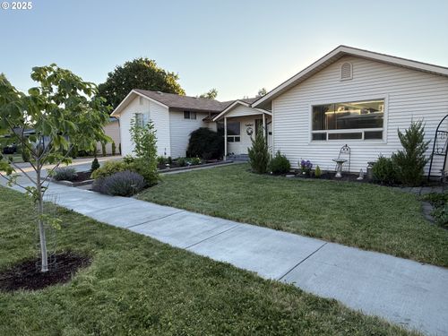2303 N Spruce St, La Grande, OR, 97850-3619 | Card Image
