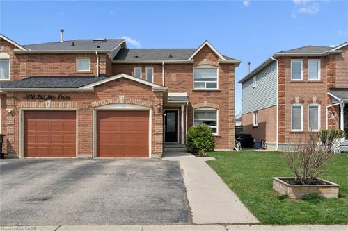 238 Langlaw Dr, Cambridge, ON, N1P1B6 | Card Image