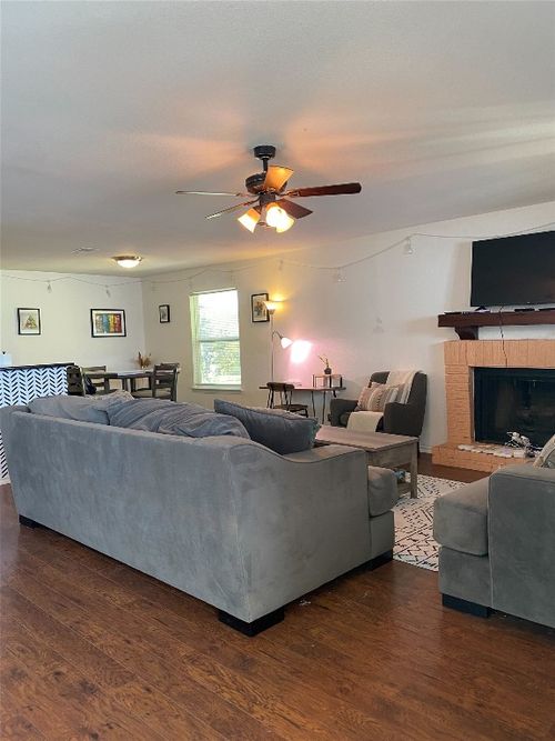 a-2505 Parker Ln, Austin, TX, 78741-5664 | Card Image