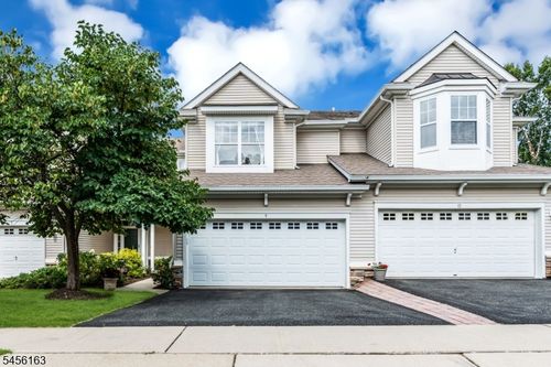 9 Junegrass Way, Hackettstown, NJ, 07840-4539 | Card Image