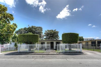 5912 Sw 63rd St, House other with 3 bedrooms, 2 bathrooms and null parking in South Miami FL | Image 1