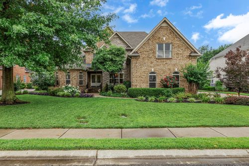2711 Crowne Pointe Dr, Murfreesboro, TN, 37130-6654 | Card Image